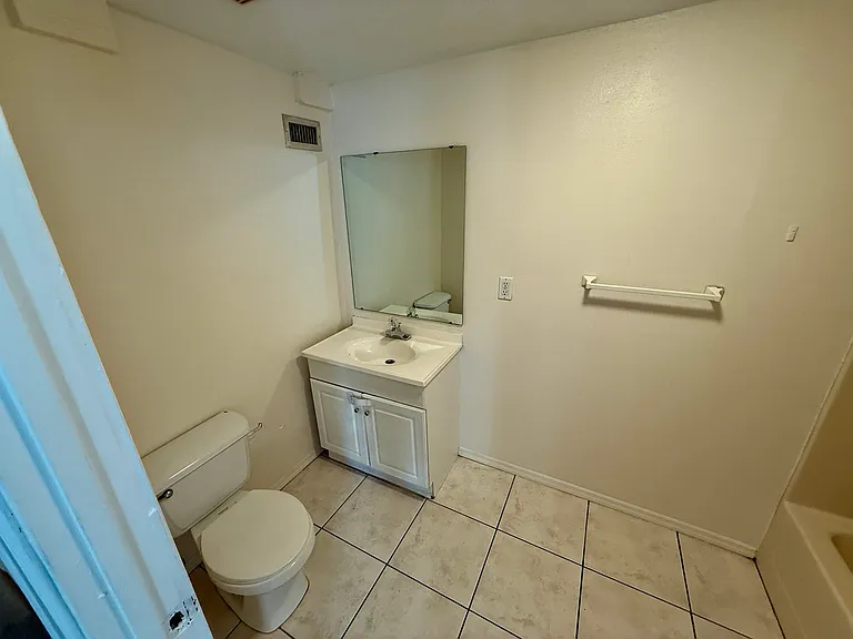 1305 S Dewey St #2 — Photo 5