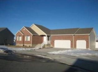 8961 Mayflower St, West Jordan, UT 84088