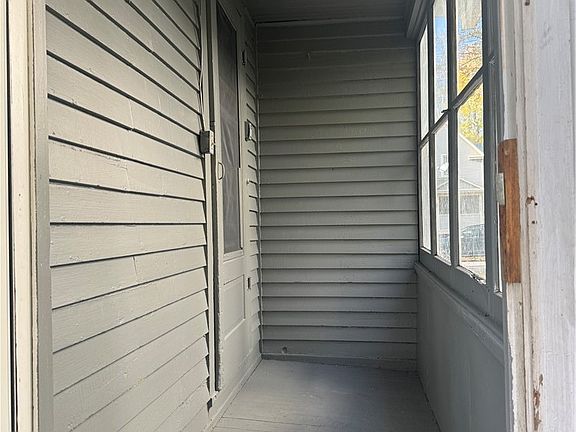 5th image of 686 Seward St