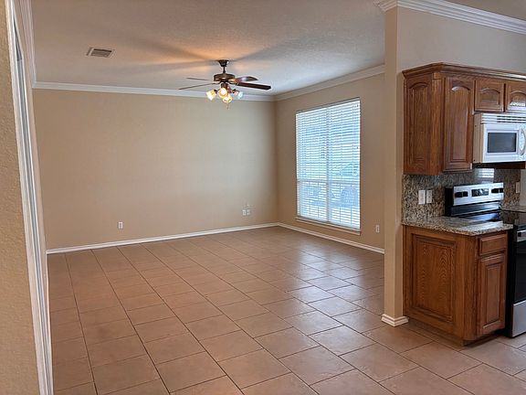 4th image of 985 Underwood Rd