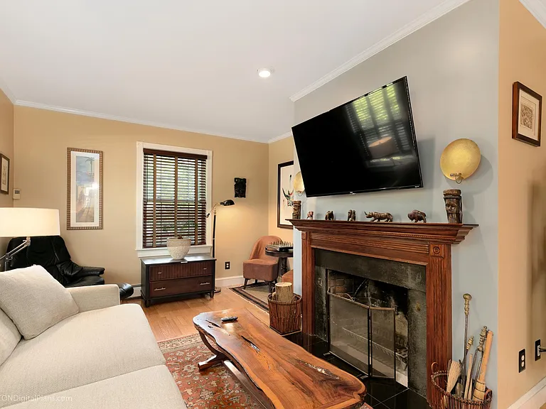 281 Waterman St — Photo 22