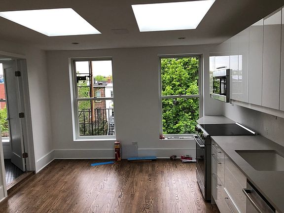 2nd image of 654 Warren St #3