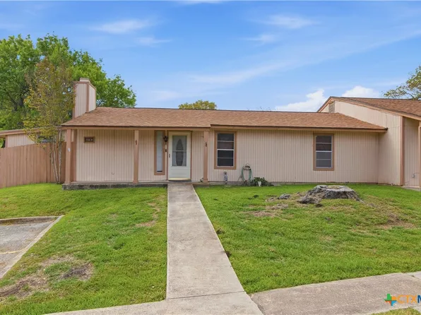 1051 Country Club Dr #21, Seguin, TX 78155