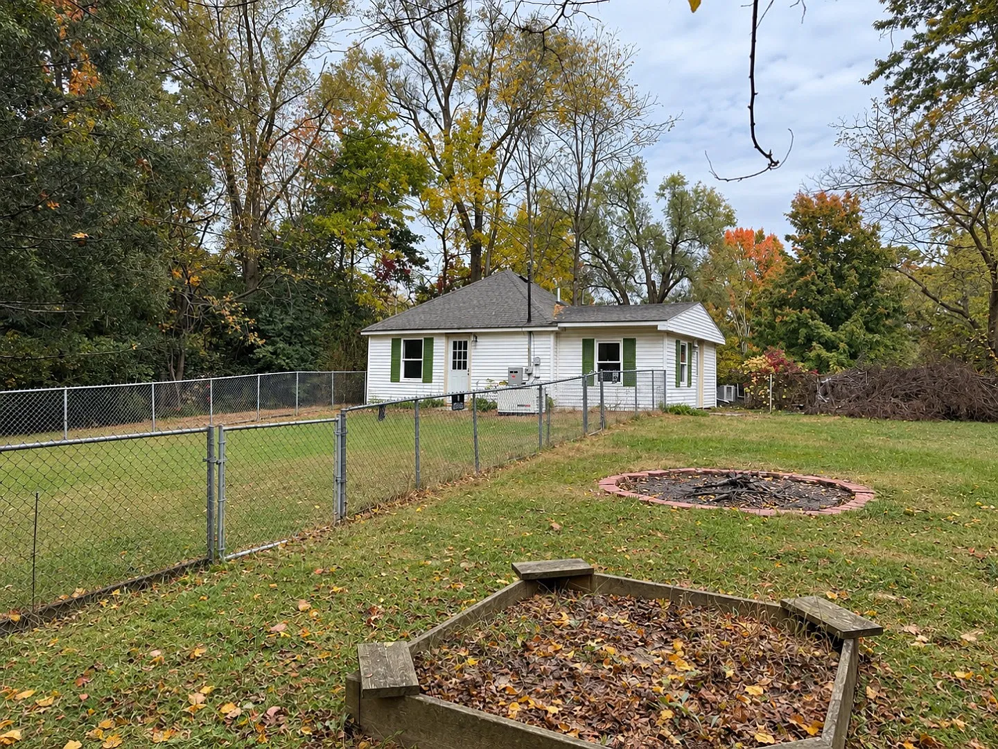 325 Wildwood Ave — Photo 2