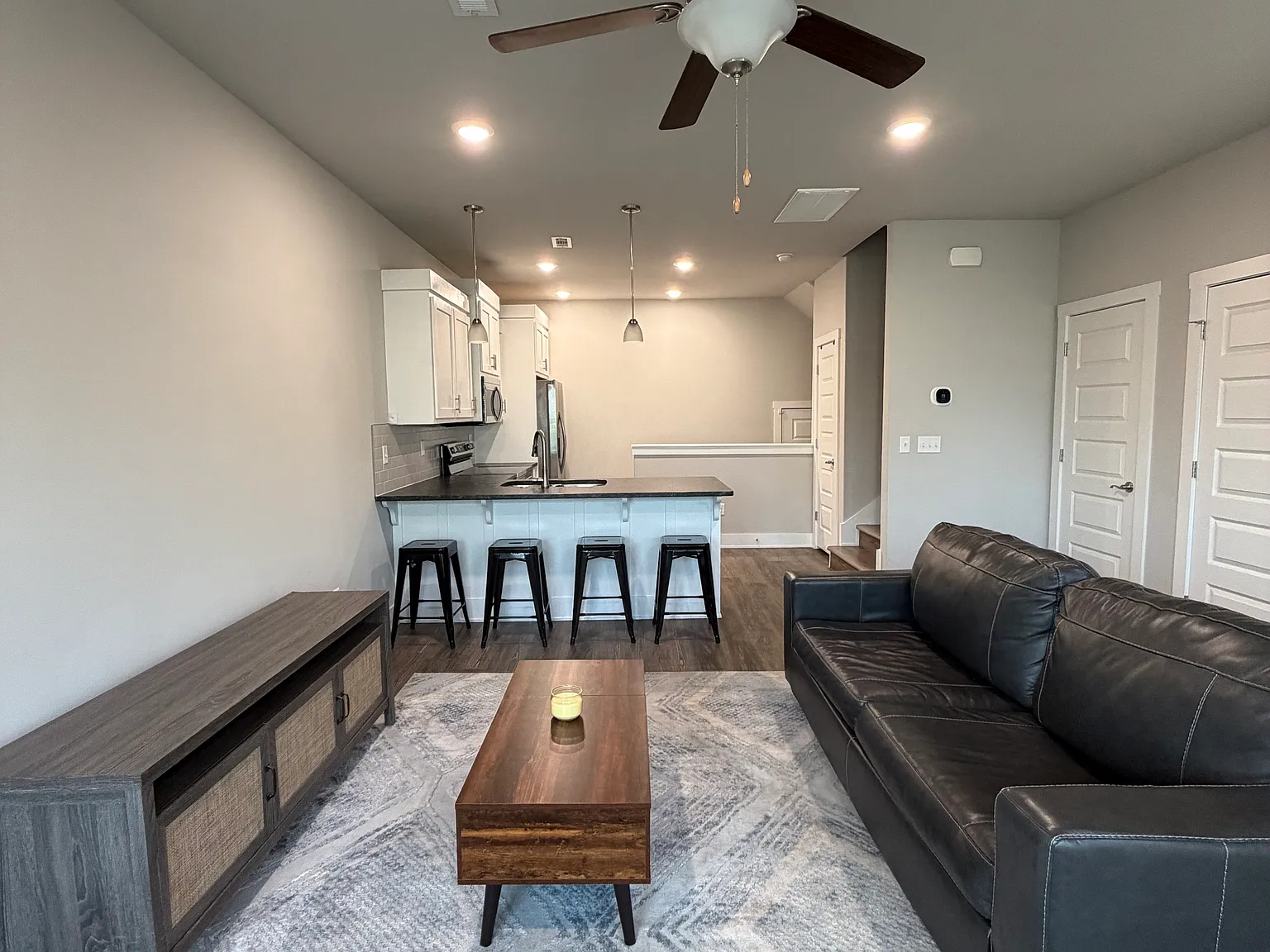 2 bed, 2.5 bath, 1508 sqft, $2,000 — Photo 3