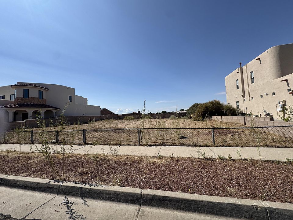 1st image of 4540 Arrowhead Ave NW