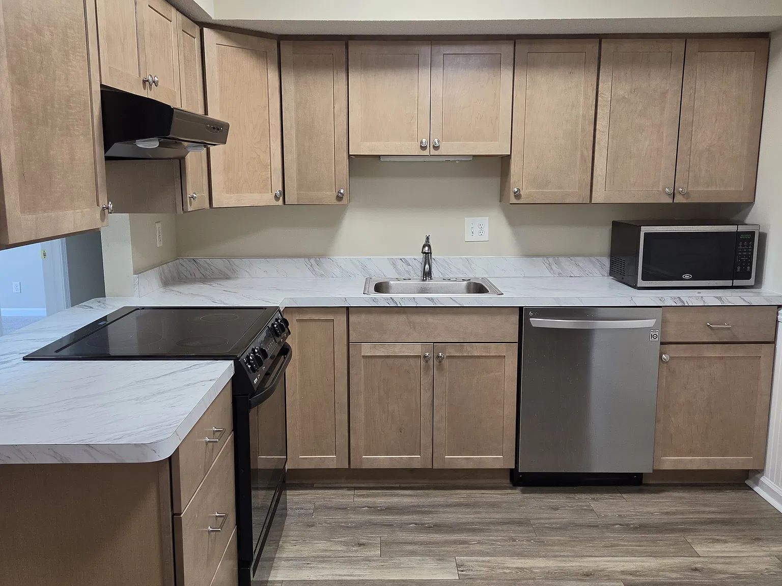 1 bed, 800 sqft, $1,100 — Photo 1