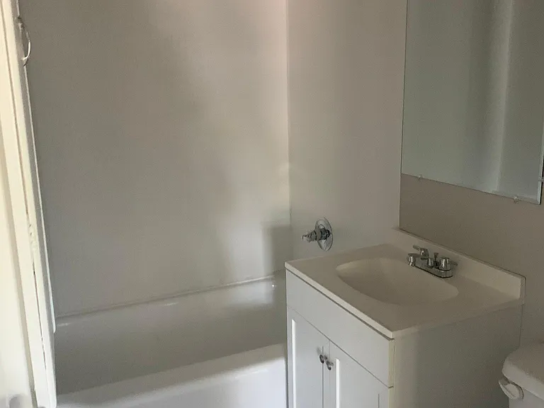 406 N Cedar St — Photo 7