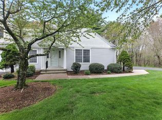 102 Pinehurst Dr #102, East Longmeadow, MA 01028