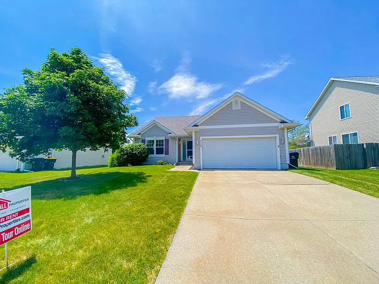450 SE Westgate Dr — Photo 16