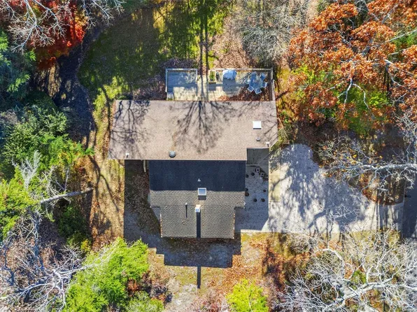 21 Eisenhower Drive, East Quogue, NY 11942