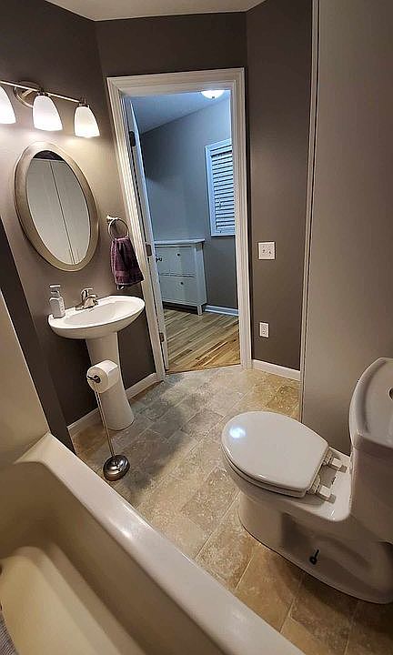 Full Guest Bathroom