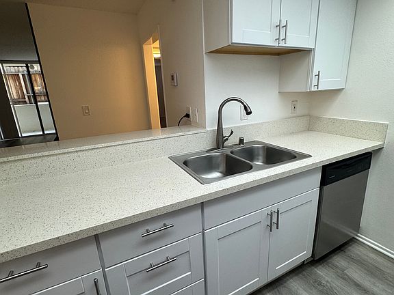3rd image of 11640 Kiowa Ave #110