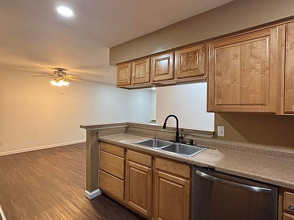 4th image of 1140 Morraine View Dr Unit 105
