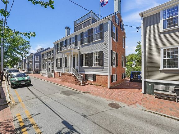 2nd image of 19 India St