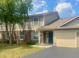 1248 N Red Oak Cir UNIT 4, Round Lake Beach, IL 60073