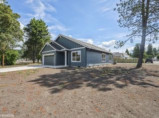 76305 Garden Rd, Oakridge, OR 97463