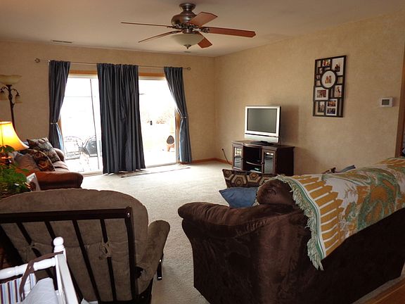 5th image of 200 W South St Unit 8B
