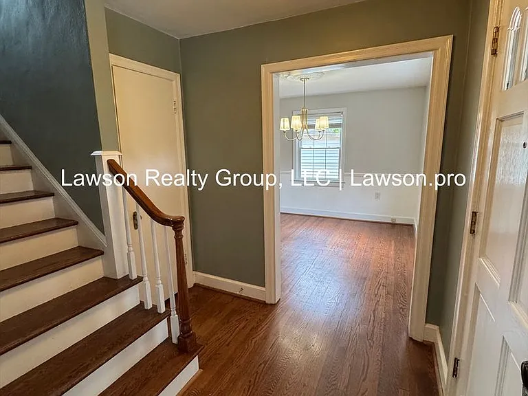 2425 Fairway Dr SW — Photo 3