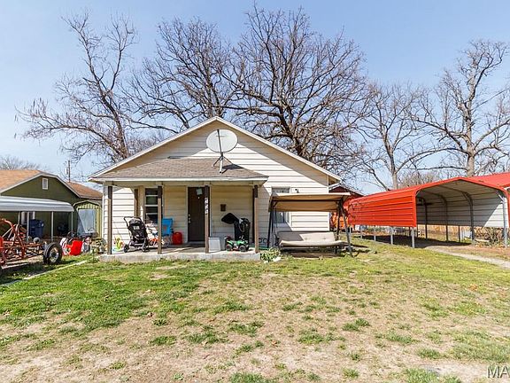 2nd image of 209 S Park Manor Blvd