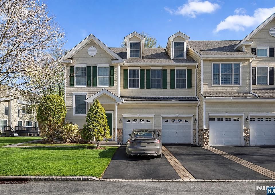 1st image of 36 Woods Edge Rd