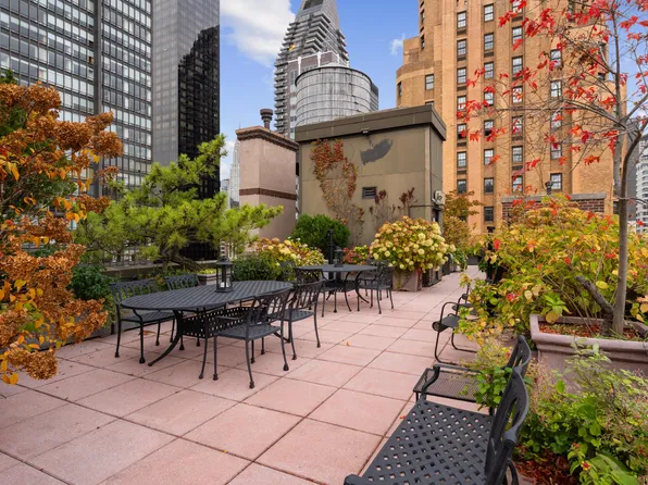 10 Mitchell Place image 12 of 18