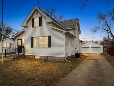 136 Clara Ave, Manchester, IA, 52057