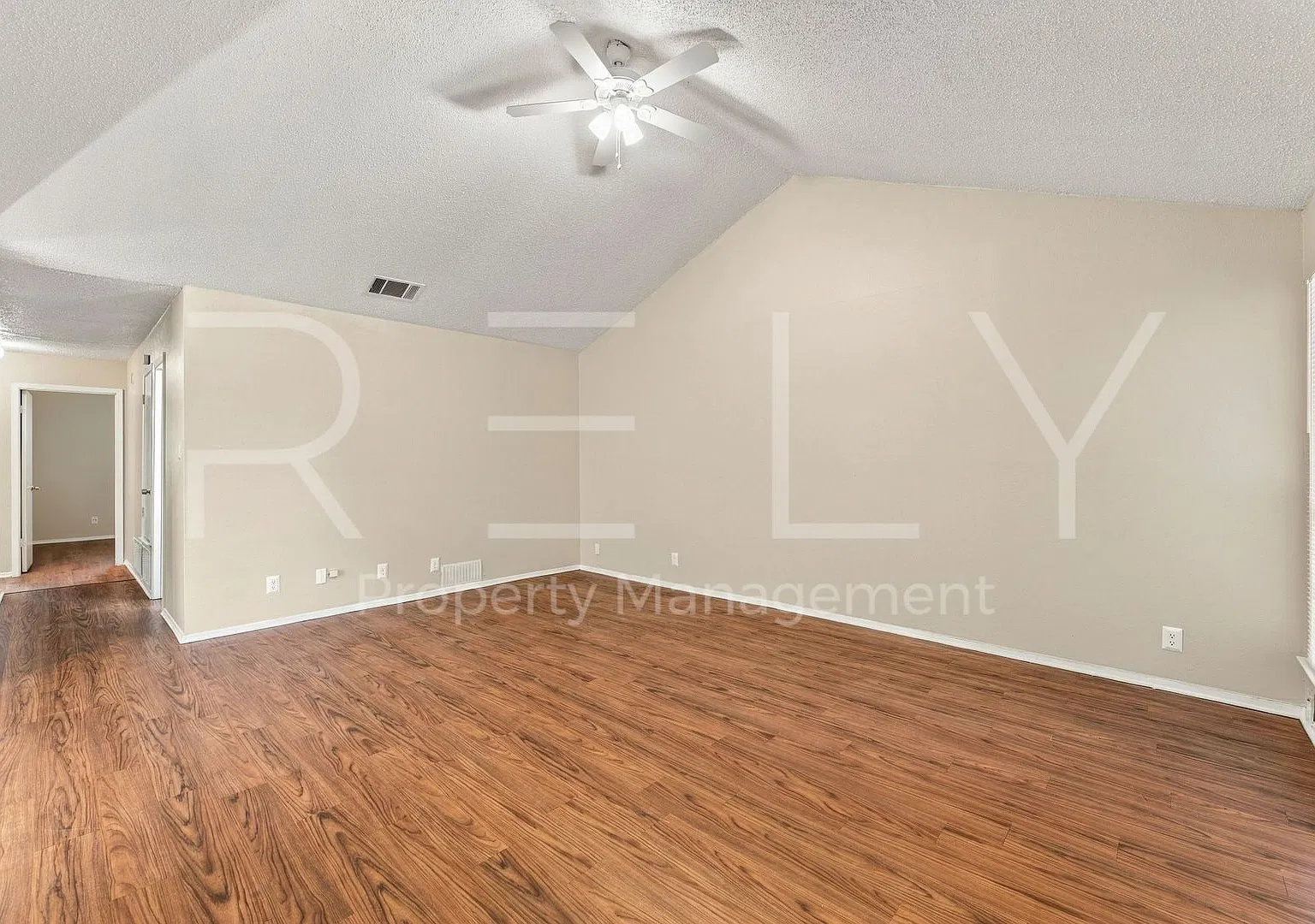 CV-AUS2605 Brickford — Photo 4