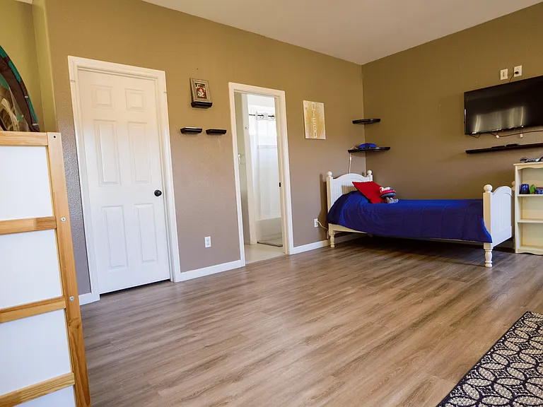 1289 Lindsay St — Photo 10