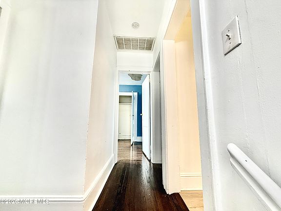 3rd image of 140 Wall St #1