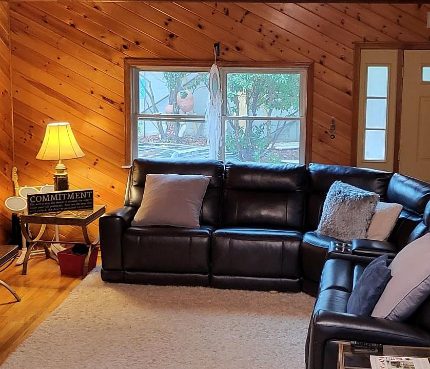 2nd image of 3395 Tower Hill Rd