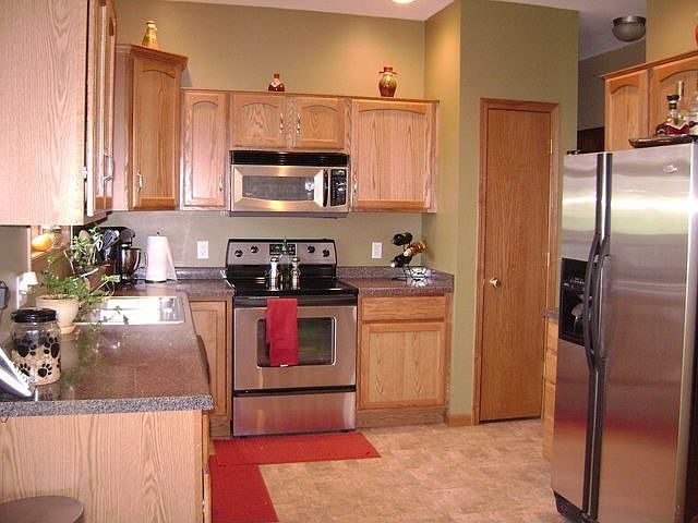 2nd image of 122 Butternut Ln