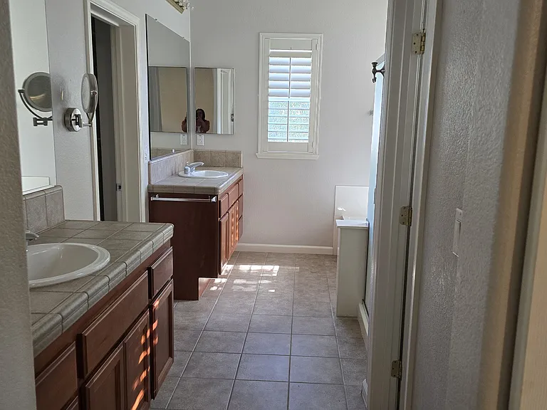 941 Courtyards Loop — Photo 8