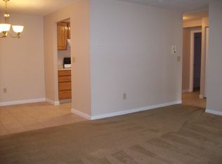 367 Simmonsville Ave APT 3205, Johnston, RI 02919