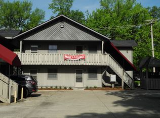900 S Elizabeth St APT 12, Carbondale, IL 62901
