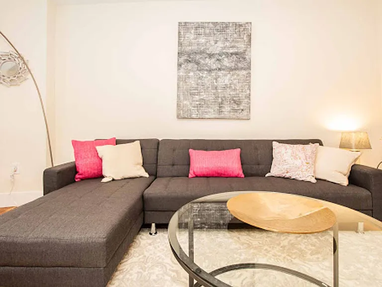 18 Chiswick Rd #3 — Photo 3