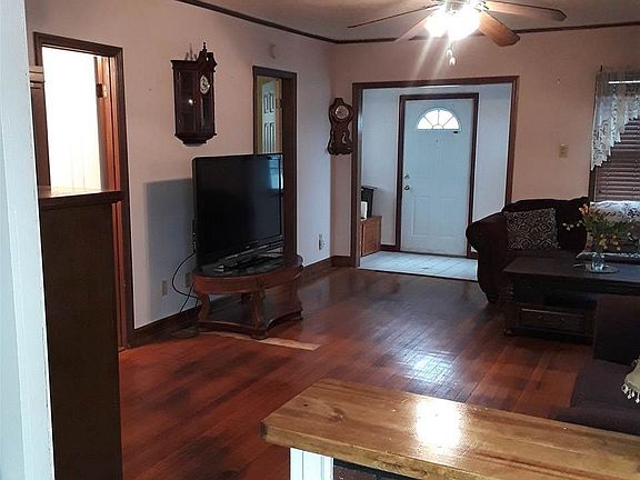 5th image of 52 Braintree St
