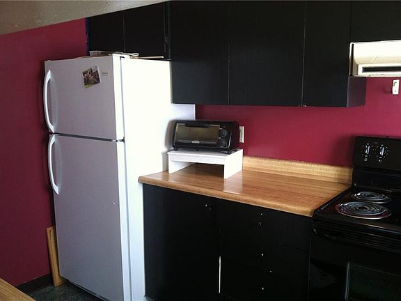 5th image of 8 Dunn Ave
