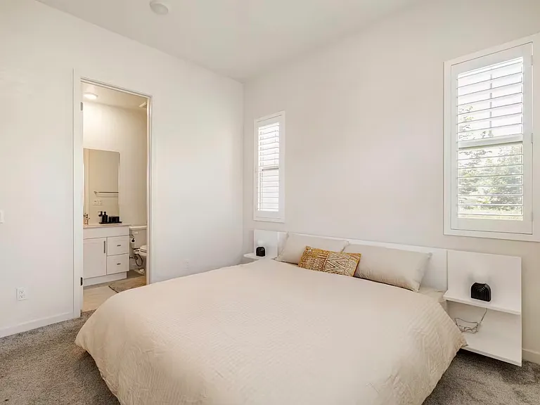 4738 S Reese Way — Photo 1