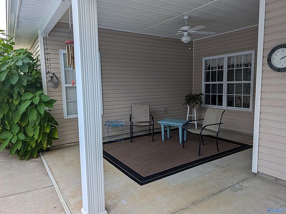 5th image of 5015 Willow Creek Dr SE