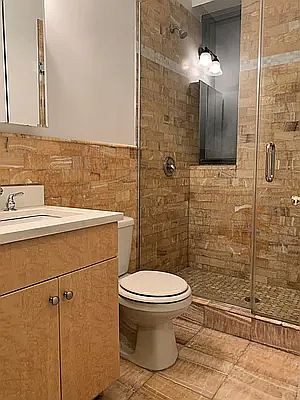 4th image of 484 Amsterdam Ave #3C??