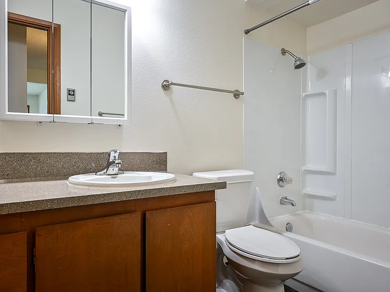 Crown East Apartments — Photo 5