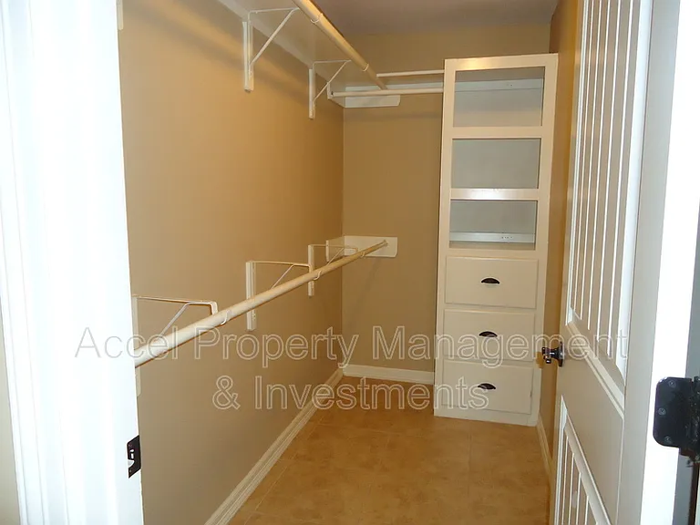 8902 N 36th Ln — Photo 7