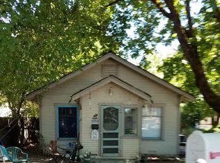 819 SW 4th St, Grants Pass, OR 97526