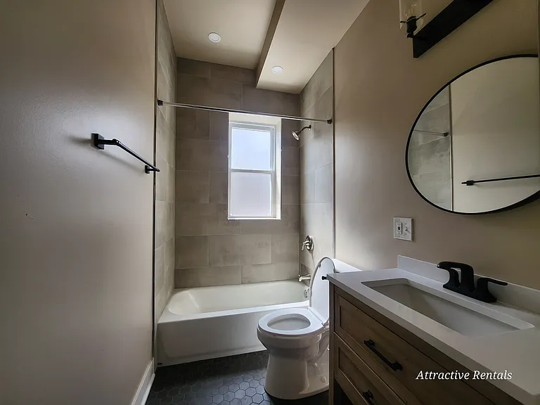 6341 S Elizabeth St #S1 — Photo 7