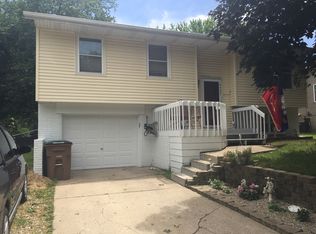 9437 Golden Valley Dr, Norwalk, IA 50211