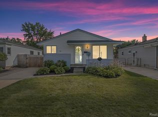22928 Allor St, Saint Clair Shores, MI 48082