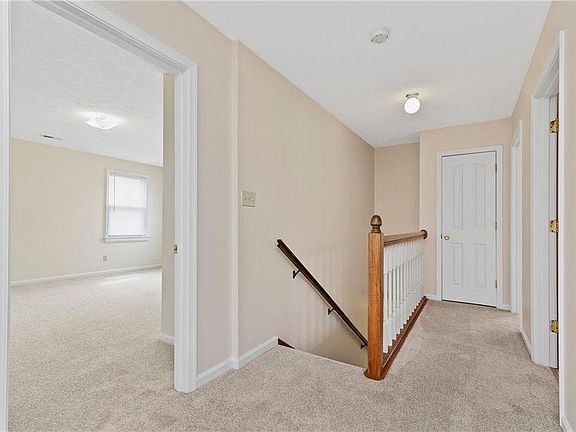 Entryway from stairs