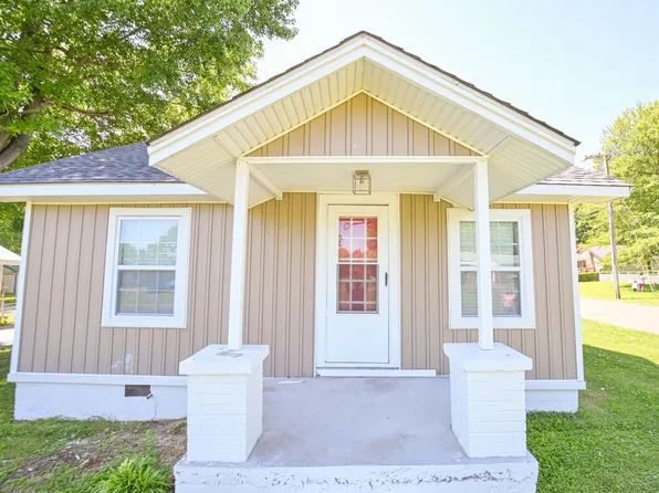 900 Backusburg Rd, Mayfield, KY 42066