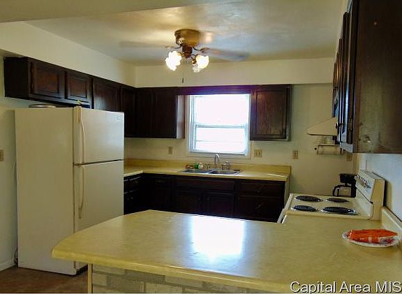 5th image of 1625 Vinifera Dr